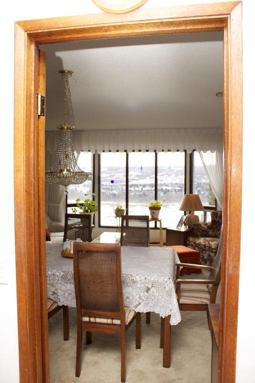 Cozy Nest Bed & Breakfast คาลการี ภายนอก รูปภาพ
